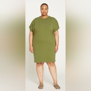 Universal Standard Easy Fit Dress Chive Size XL Green T Shirt NWT 26 28 4XL